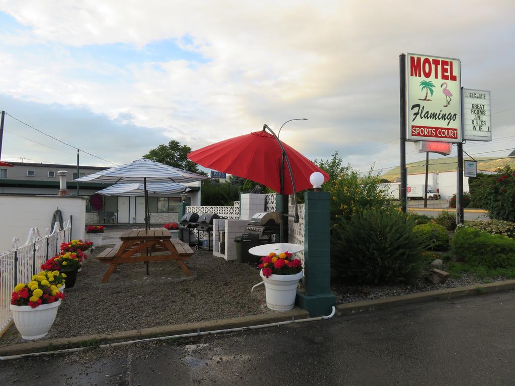 Flamingo Motel Penticton Exterior photo